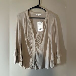 DR2 NWT Taupe Button-Front Ruffle-Trim Blouse